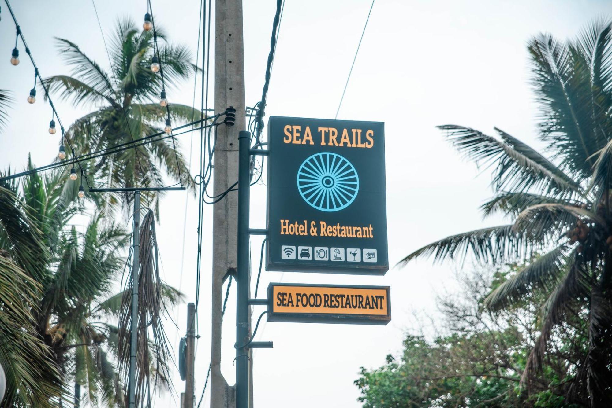 Hotel Sea Trails Bentota Esterno foto